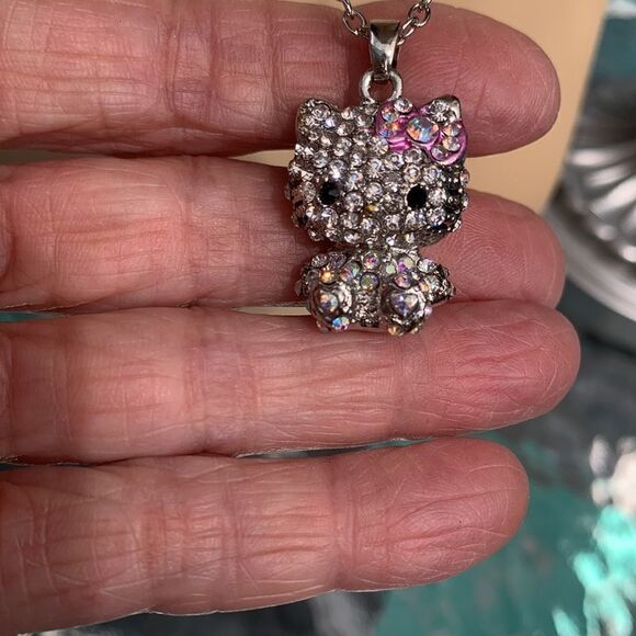 Hello kitty crystal pendant necklace pink bow 18” chain pendant 1” x .75” sweet - Picture 7 of 8